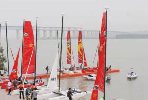 首屆三門(mén)峽“黃河船奇”帆船公開(kāi)賽在三門(mén)峽黃河水域“揚(yáng)帆”